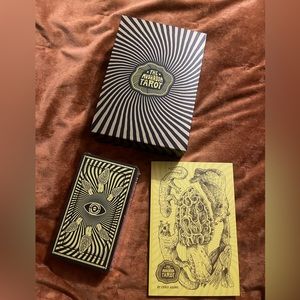 The mushroom Tarot card deck